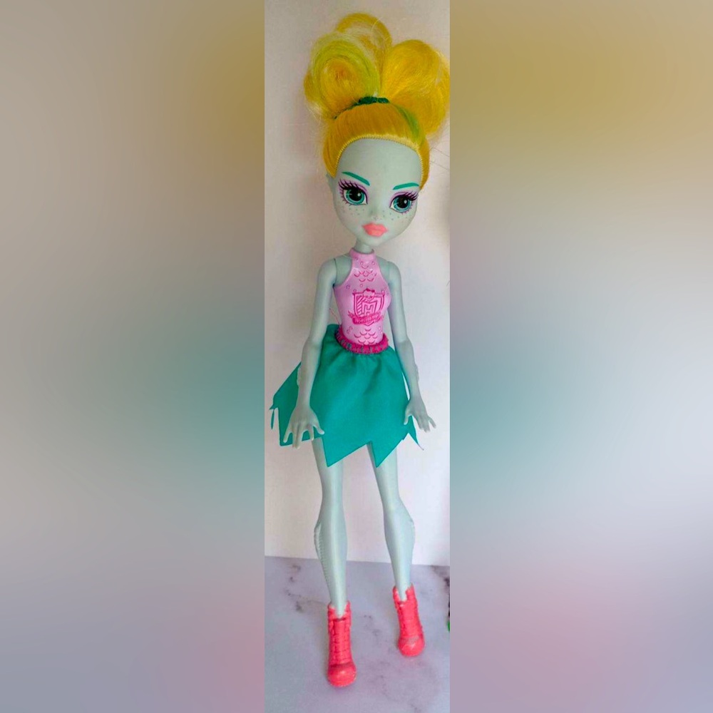 2016 Mattel Monster High Lagoona Blue Daughter Of A Sea Doll